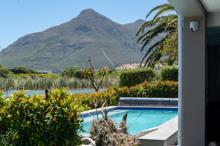 3 Bedroom Property for Sale in Lake Michelle Western Cape